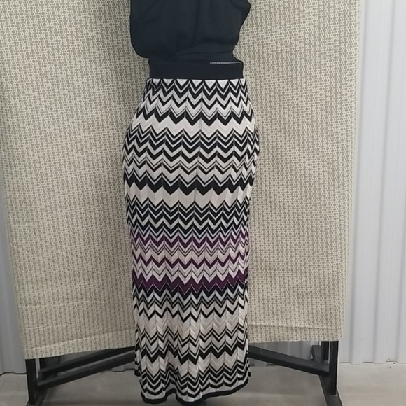 White House Black Market knit skirt - Picture 4 of 5
